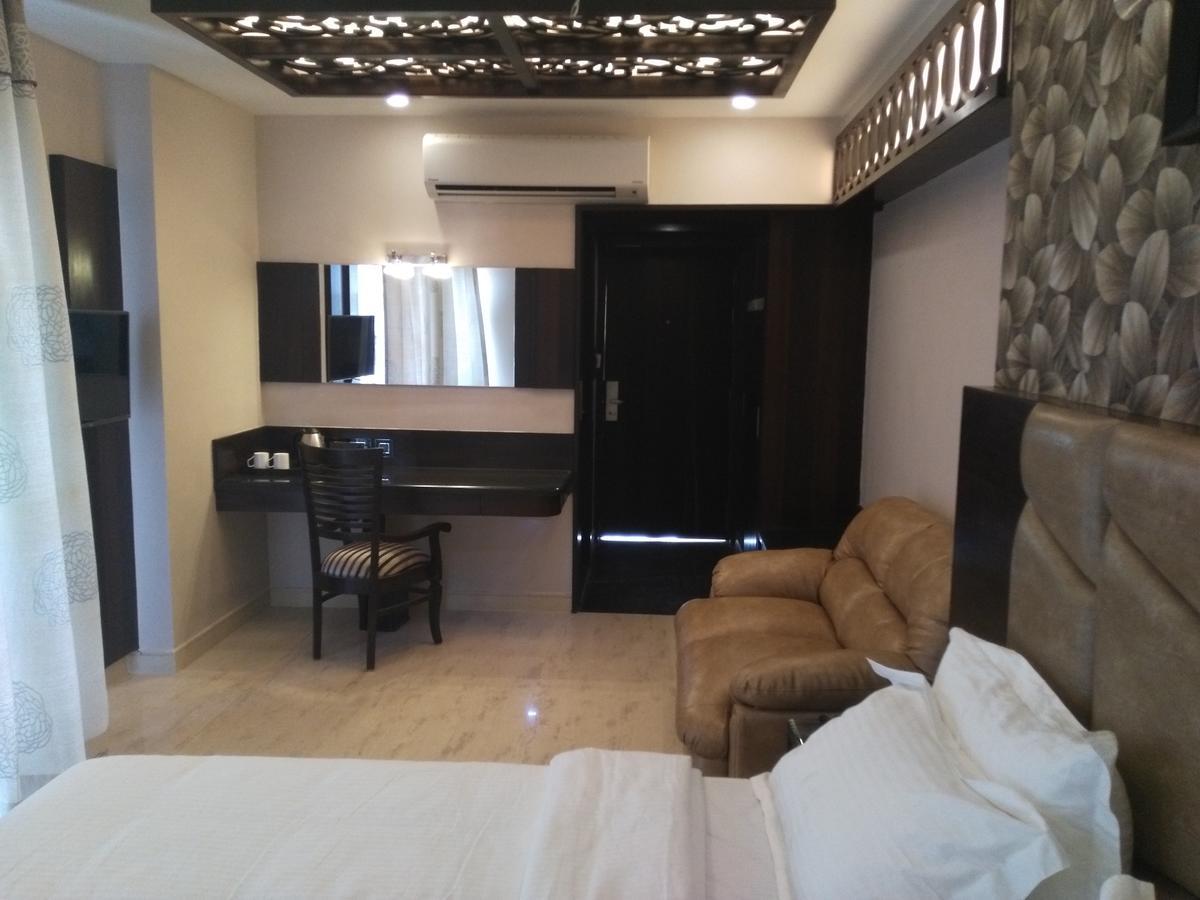 Golden Tree Hotel Puri Exterior photo