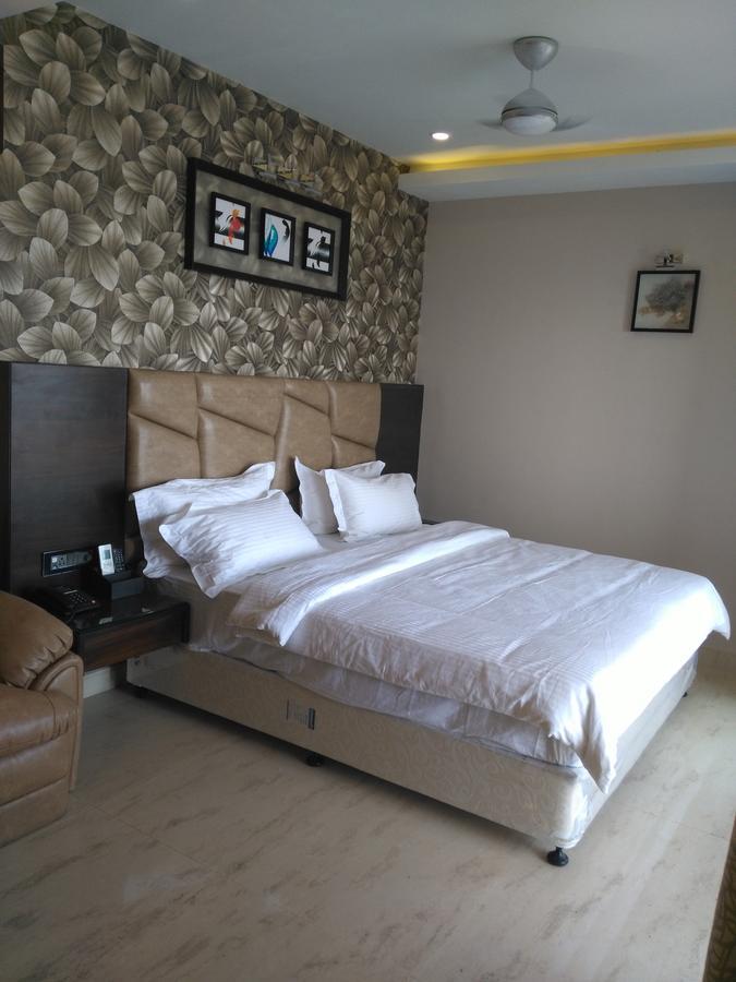 Golden Tree Hotel Puri Exterior photo