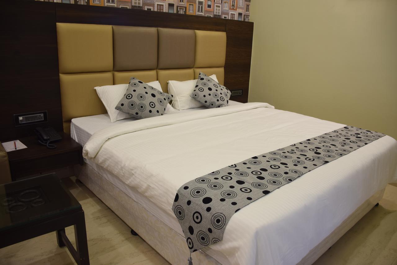 Golden Tree Hotel Puri Exterior photo