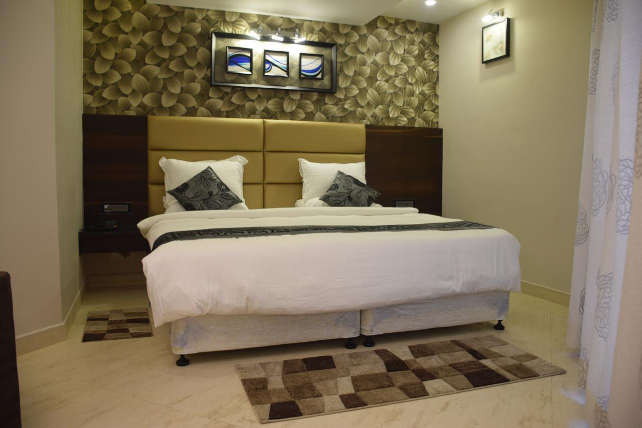Golden Tree Hotel Puri Exterior photo